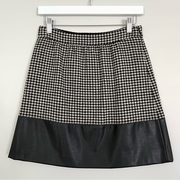 J. Crew Factory Black and White Wool Houndstooth, Faux Leather Mini Skirt, Sz 0 - Picture 1 of 9